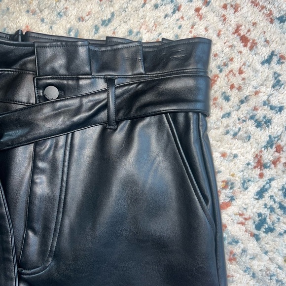 Abercrombie & Fitch High Rise Paperbag Pants Faux Leather - Picture 8 of 9